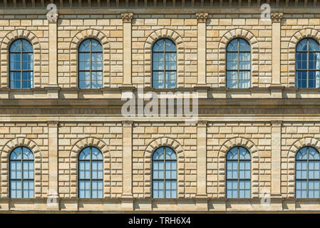 Bayerische Akademie der Schönen Künste im Königsbau, die auf den Max-Joseph-Platz im Zentrum von München, Deutschland Stockfoto