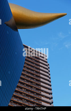 Tokio, Japan, 11. Mai 2019: Asahi Flamme, von Philippe Stark, und der Asahi Beer Hall in Tokio. Stockfoto