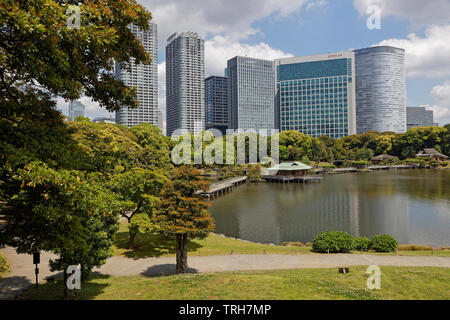 Tokio, Japan, 17. Mai 2019: Hama-rikyu Gardens ist eine öffentliche und ehemaligen kaiserlichen Garten in Minato und einer von zwei Überlebenden Edo periode Gärten in der modernen Stockfoto