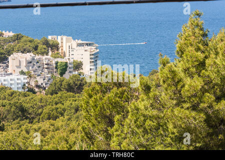 Panorama der Bucht fotografiert Paguera aus dem Berg an der Costa De La Calma. Stockfoto