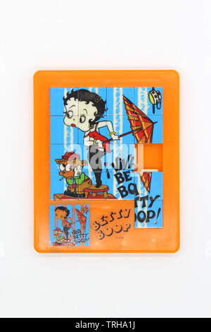 Kunststoff Betty Boop puzzle, auf weißem Hintergrund Stockfoto