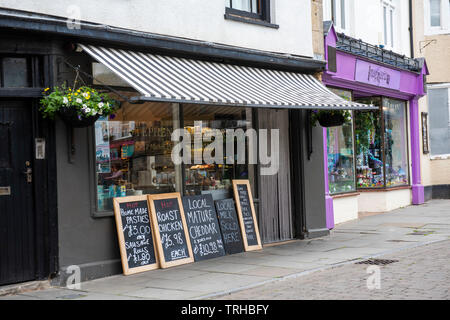 Metzger Shop und Imaginarium in Glastonbury, Somerset England Großbritannien Stockfoto