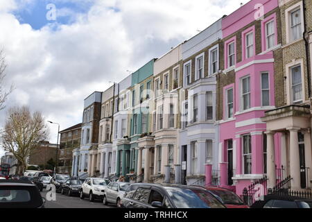 Pastellfarbene Häuser von Notting Hill Stockfoto