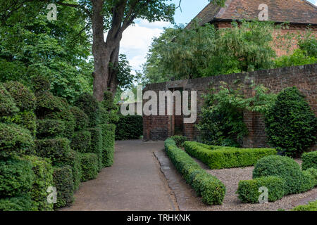 Eastcote House Gardens, Dovecot neben der historischen ummauerten Garten in der Gemeinde Hillingdon, London, UK Stockfoto