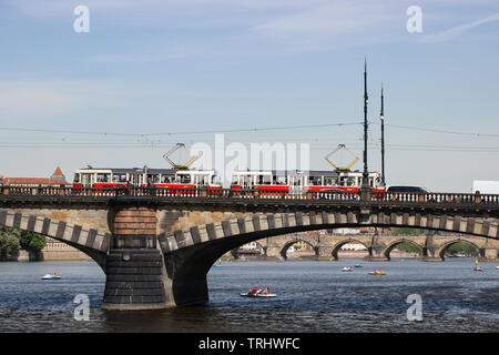 Historische Straßenbahn Tatra T3 auf den meisten Legií in Prag, Tschechische Republik Stockfoto