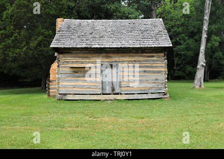 Die alte Hütte am Peach Orchard im Silo National Military Park. Stockfoto