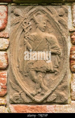 Edzell Castle, Angus, Schottland. Die aufwendige ummauerten Garten wurde 1604 angelegt. Dieser wall Plaque stellt eine der Planetaren Gottheiten. Stockfoto