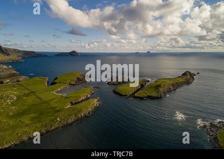 Klippen aus Bray Head auf Valentia Island, County Kerry, Irland Stockfoto