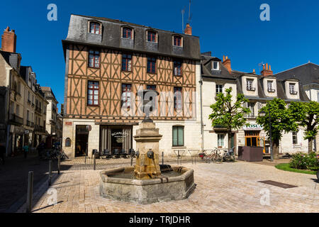 Malerische Fachwerkhäuser in der Stadt Tours, Indre et Loire, Centre Val de Loire, Frankreich Stockfoto