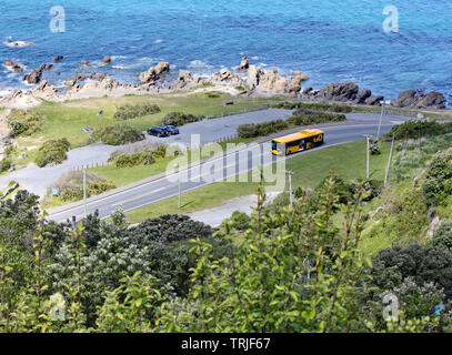 Ein Blick von oberhalb der Felsen Bank von Lyall Bay, Wellington, Neuseeland. Stockfoto