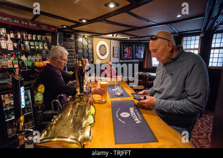 Die Union Inn Mortonhampstead Dartmoor England UK. Mai 2019 Die Union Inn ist eine traditionelle Taverne mit einer mehrere Jahrhunderte zurückreichende Geschichte. Ich Stockfoto