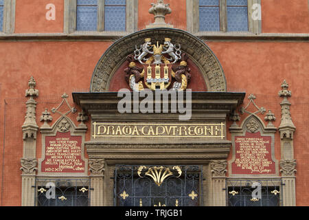 Armoiries de la Vieille Ville sur la façade de l'Hôtel de Ville. "Prag, Praha, Capitale du Royaume". Prag. Der Tschechischen Republik. Stockfoto