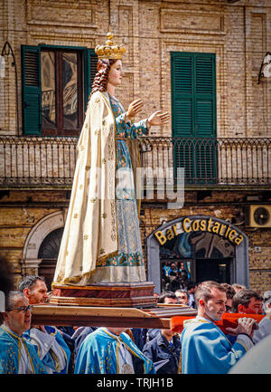 Italien Abruzzen Lanciano: Ostersonntag - Processione del'Incontro dei Santi Stockfoto