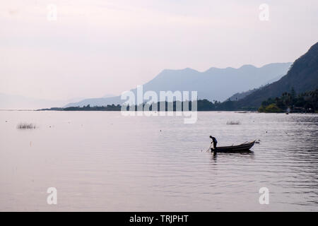 Fischer auf dem Boot, Lago de Chapala, Mexiko Stockfoto