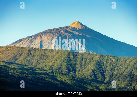 Europa, Spanien, Kanarische Inseln, Teneriffa, Teide Nationalpark, UNESCO-Welterbe, Pico del Teide (3718 m) der höchste Berg in Spanien Stockfoto