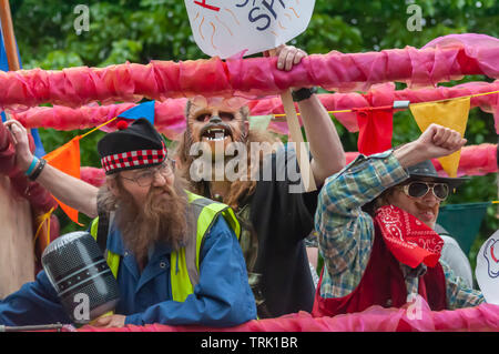 Glasgow, Schottland, Großbritannien. 7. Juni 2019. Die Prozession in der jährlichen Govan Messe, die in diesem Jahr auf dem 263Rd Jubiläum feiert. Credit: Skully/Alamy leben Nachrichten Stockfoto