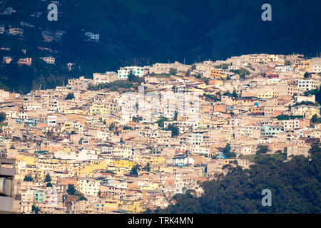 Einem Hügel Nachbarschaft in Quito, der Hauptstadt Ecuadors. Stockfoto