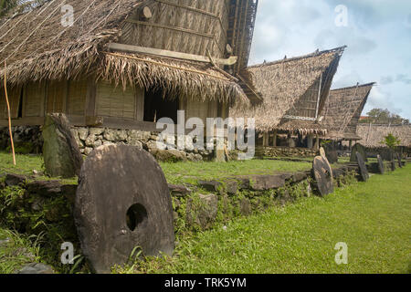 Eine traditionelle Mens Haus für kulturelle Veranstaltungen und Zeremonien in Colonia auf der Insel Yap in Mikronesien. Stockfoto