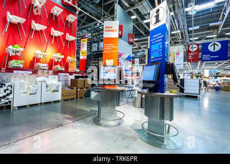 Samara, Russland - Juni 1, 2019: Innenraum des IKEA Samara zu speichern. IKEA ist der weltweit grösste Möbel Einzelhändler, in Schweden gegründet. Stockfoto