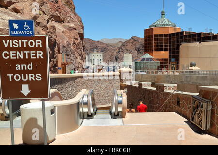 Eingang zum Besucherzentrum am Hoover Dam, Boulder City, Nevada, USA Stockfoto