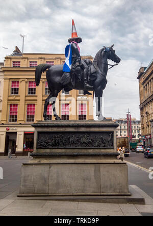 Glasgow, Schottland, Großbritannien. 7.. Juni 2019: Statue des Duke of Wellington zur Unterstützung der schottischen Frauen-Nationalmannschaft für die Weltmeisterschaft in Frankreich. Stockfoto