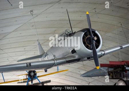 North American T-6 Texan, ansonsten wie der Harvard von British Commonwealth Luftstreitkräfte bekannt, im Imperial War Museum, Duxford, Cambridgeshire, Großbritannien Stockfoto