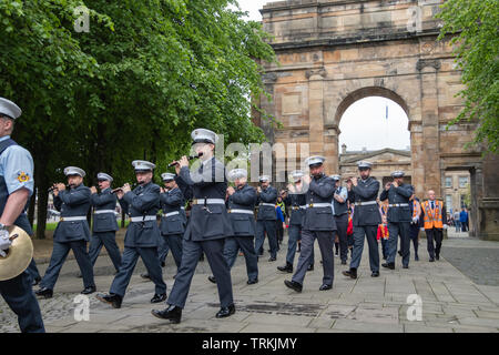 Glasgow, Schottland, Großbritannien. 8. Juni 2019. Demonstranten, die sich an der Orange zu Fuß durch die Straßen der Stadt den Sieg von Prinz Wilhelm von Orange über König James II. in der Schlacht von Boyne 1690 zu markieren. Credit: Skully/Alamy leben Nachrichten Stockfoto