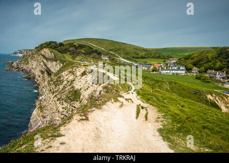 Treppe Bohrung am Lulworth Cove ist dramatischen Küstenlandschaft auf der Dorset Jurassic Coast in England, Großbritannien. Stockfoto