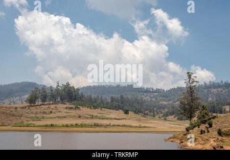 Blick auf den See am Echo Dorf Bild wird in Kodaikanal, die die Natur des Menschen berücksichtigt. Stockfoto