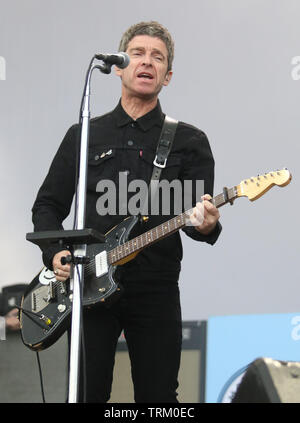 Inverness, Schottland, Großbritannien. 8. Juni 2019. Noel Gallagher's Hoch fliegende Vögel an Bught Park in Inverness. Credit: Andrew Smith Credit: Andrew Smith/Alamy leben Nachrichten Stockfoto