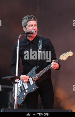 Inverness, Schottland, Großbritannien. 8. Juni 2019. Noel Gallagher's Hoch fliegende Vögel an Bught Park in Inverness. Credit: Andrew Smith Credit: Andrew Smith/Alamy leben Nachrichten Stockfoto