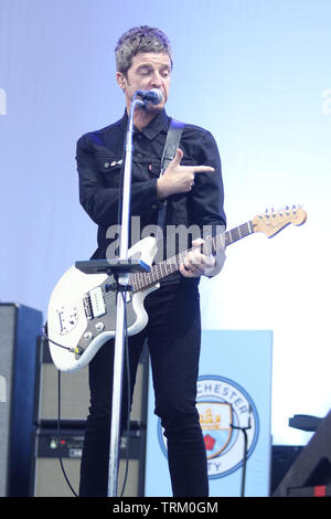 Inverness, Schottland, Großbritannien. 8. Juni 2019. Noel Gallagher's Hoch fliegende Vögel an Bught Park in Inverness. Credit: Andrew Smith Credit: Andrew Smith/Alamy leben Nachrichten Stockfoto