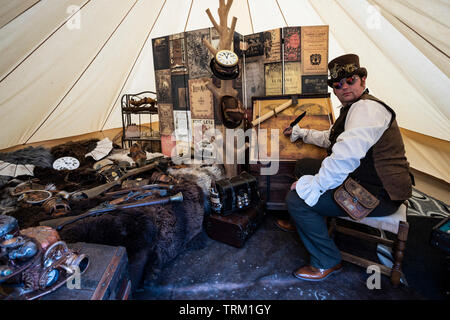 Dortmund, Deutschland. 8. Juni 2019. Zeche Zollern, eine ehemalige Zeche, Hosts die steampunk und Spaß fair Festival Einmal mit läuft noch bis zum 10. Juni 2019. Stockfoto