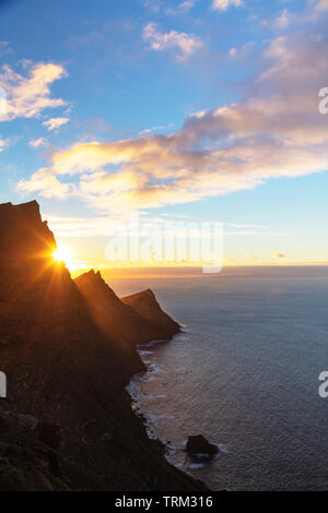 Europa, Spanien, Kanarische Inseln, Gran Canaria, Westküste Landschaft bei Sonnenuntergang Stockfoto