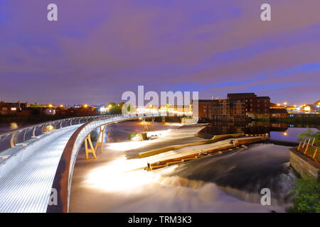 Castleford Brücke & Queens Mühle entlang des Flusses Aire Stockfoto