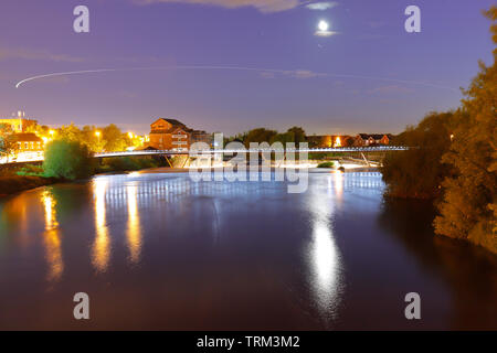 Die Millennium Bridge in Castleford, verbindet den Norden und Süden des Flusses Aire. Stockfoto