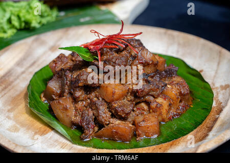 Indonesisches Gericht gebratene Fleisch in Chili Sauce, in der Nähe Stockfoto