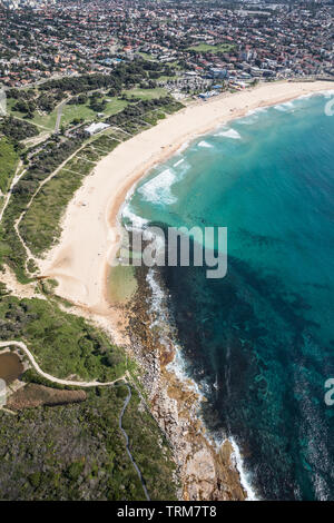 Luftaufnahme von Maroubra Beach in Sydney den östlichen Vororten. Maroubra NSW Australien Stockfoto