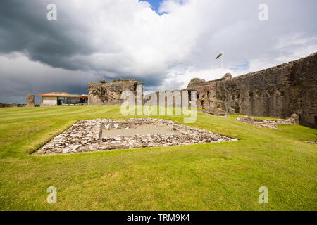 Die Ruinen von Denbigh Castle gebaut im 13. Jahrhundert von Henry das erste als Teil seiner militärischen Befestigungsanlagen der Waliser zu unterwerfen Stockfoto