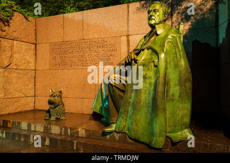 Franklin Delano Roosevelt Memorial Interior Detail in der Nacht in Washington DC Stockfoto