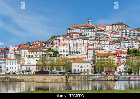 Einen Panoramablick auf den Fluss auf Coimbra Stockfoto