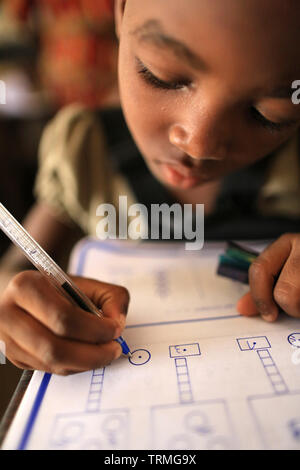 Mathématiques. Ecole Primaire d'Adjallé. Abkommen von Lomé. Togo. Afrique de l'Ouest. Stockfoto