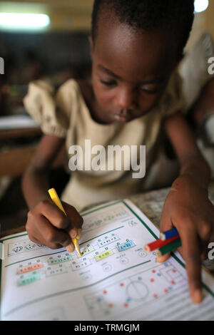 Mathématiques. Ecole Primaire d'Adjallé. Abkommen von Lomé. Togo. Afrique de l'Ouest. Stockfoto