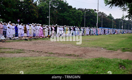 Kalkutta, Indien - 5. Jun 2019: Muslimische Menschen feiern Eid al fitar Stockfoto