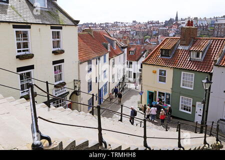 Abtei Schritte, hinauf in die Altstadt, die St. Mary's, Whitby, Borough von Scarborough, North Yorkshire, England, Großbritannien, USA, UK, Europa Stockfoto