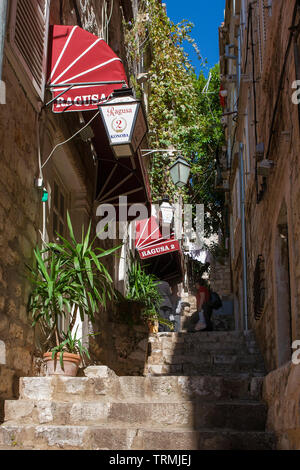 Dropčeva Ulica, eine steile Gasse in der Altstadt (Starigrad), Dubrovnik, Kroatien Stockfoto