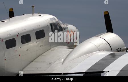 Buche 3 TM Disponentin (G-BKGL) am Daks über der Normandie Airshow am 4. Juni 2019 an den 75. Jahrestag des D-Day gedenken Stockfoto