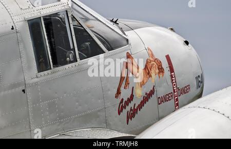 Buche 3 TM Disponentin (G-BKGL) am Daks über der Normandie Airshow am 4. Juni 2019 an den 75. Jahrestag des D-Day gedenken Stockfoto