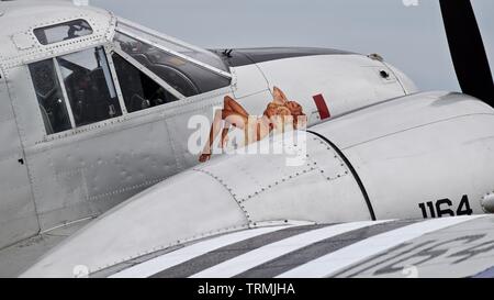 Buche 3 TM Disponentin (G-BKGL) am Daks über der Normandie Airshow am 4. Juni 2019 an den 75. Jahrestag des D-Day gedenken Stockfoto