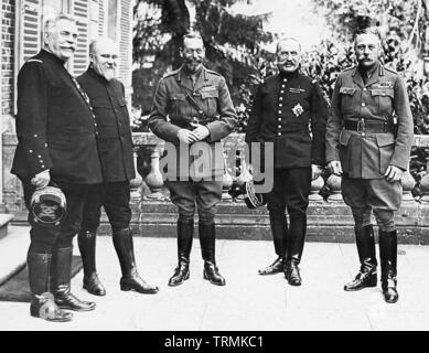 King George V, Präsident Poincare, Sir Douglas Haig, Marschall Foch während WW 1. Stockfoto